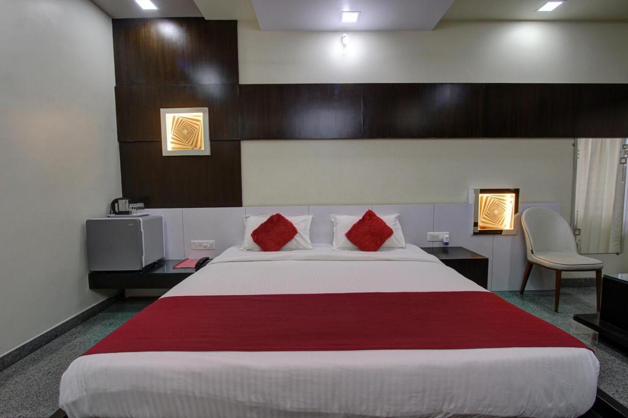 Hotel Le Grande Bijapur  Exterior photo
